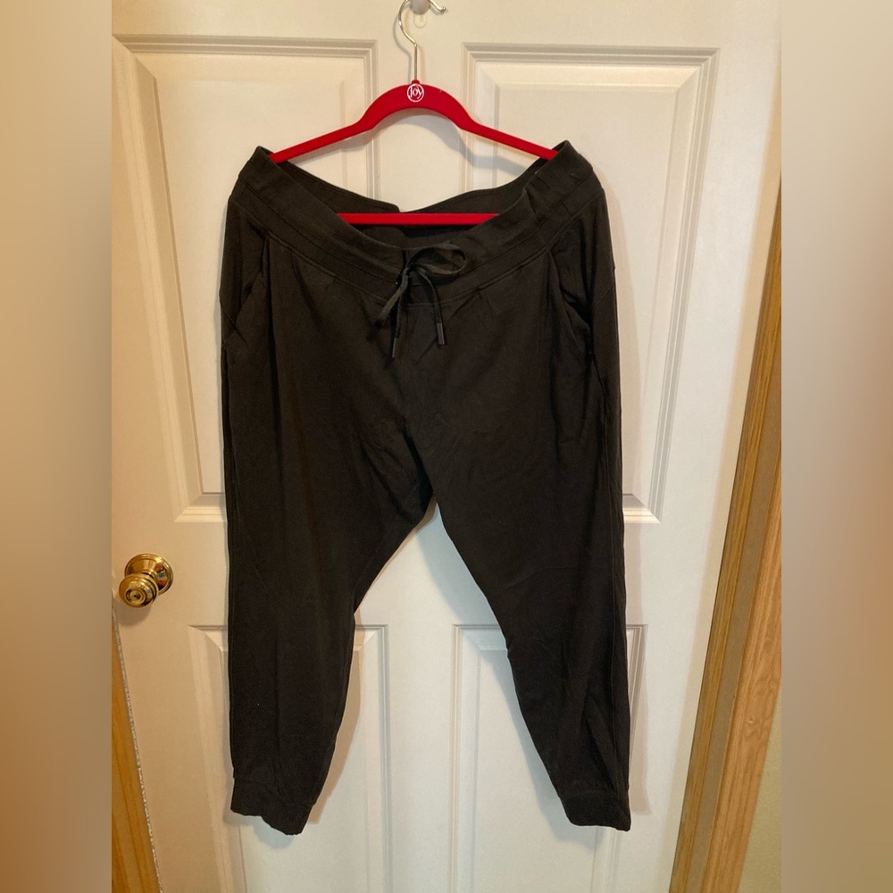 Lululemon joggers women’s size 18